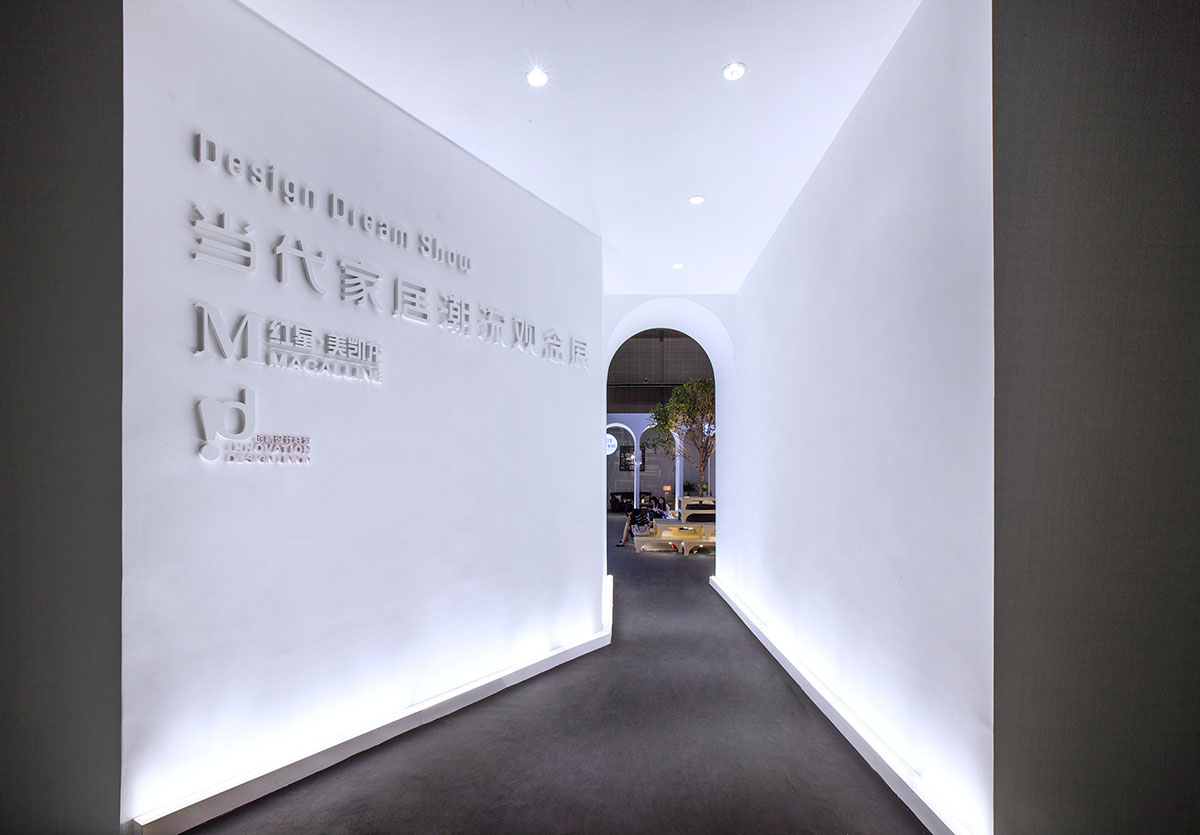 有懸崖、有森林、有山丘，還有一層層的椅子，這個展館真是新思維