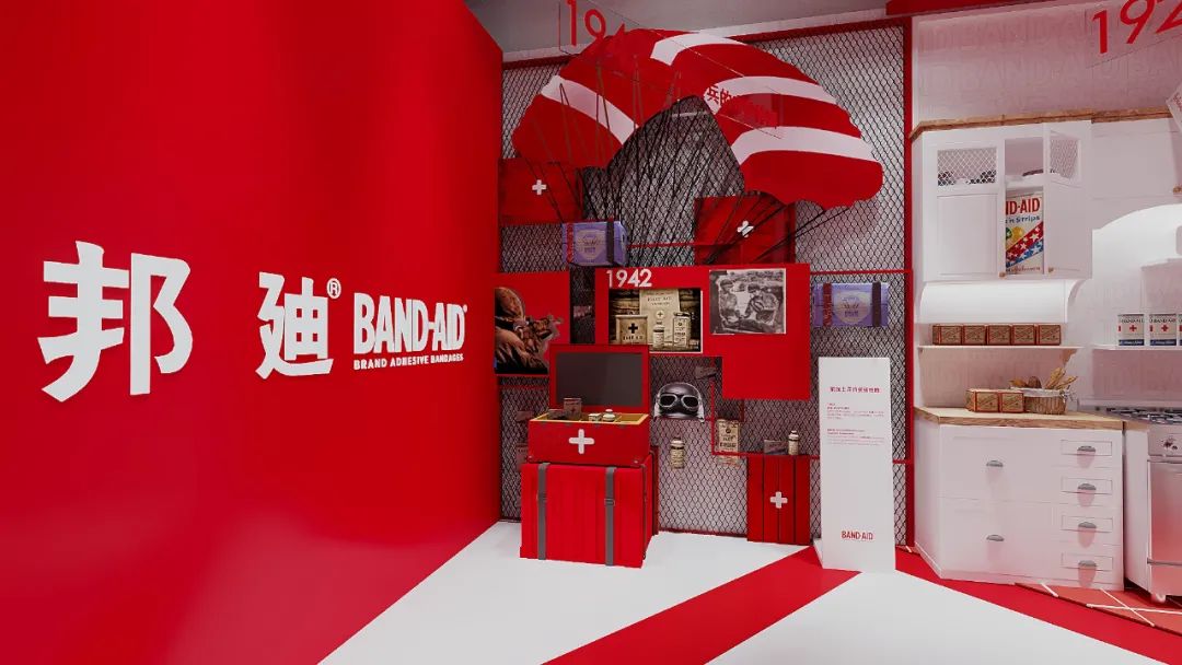 100歲的邦迪竟然辦了一個潮玩館快閃店活動，策劃的那抹紅超吸睛