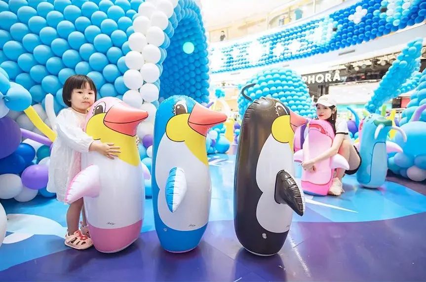 由數(shù)萬只氣球打造海洋氣球主題展覽活動(dòng)策劃“鯨奇之旅”太夢幻了